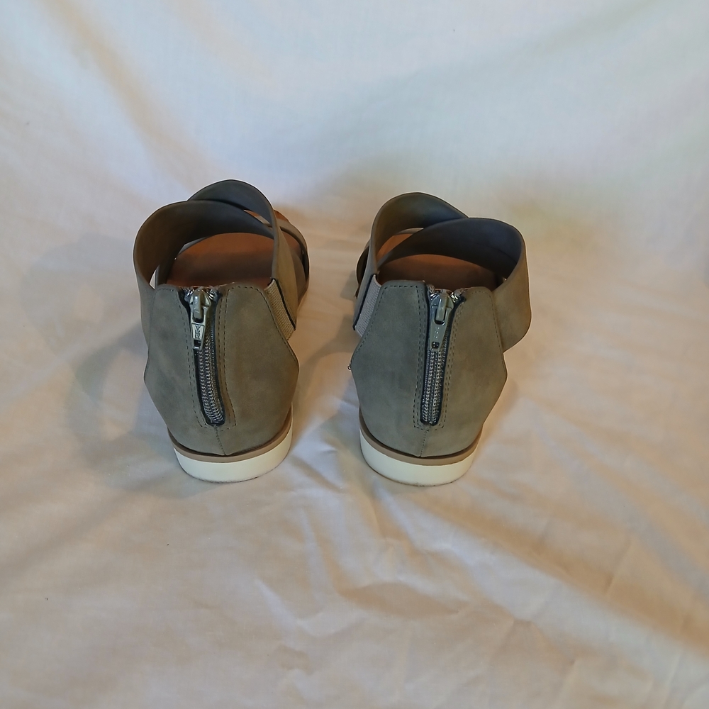 Eurosoft by Sofft Women's Brown Sandals - Picture 3 of 6